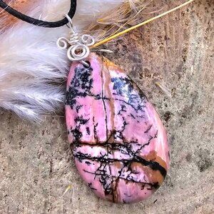 Nature Pink Rhodonite Oval Stone Pendant Necklace